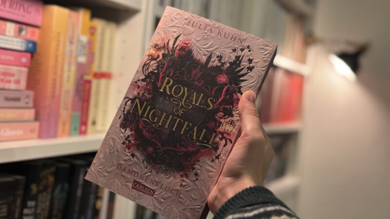 ROYALS OF NIGHTFALL. DÄMONENFLUCH von Julia Kuhn