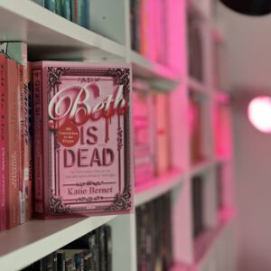 BETH IS DEAD von Katie Bernet