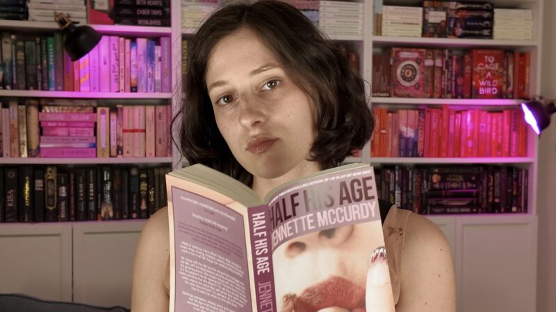 HALF HIS AGE von Jennette McCurdy